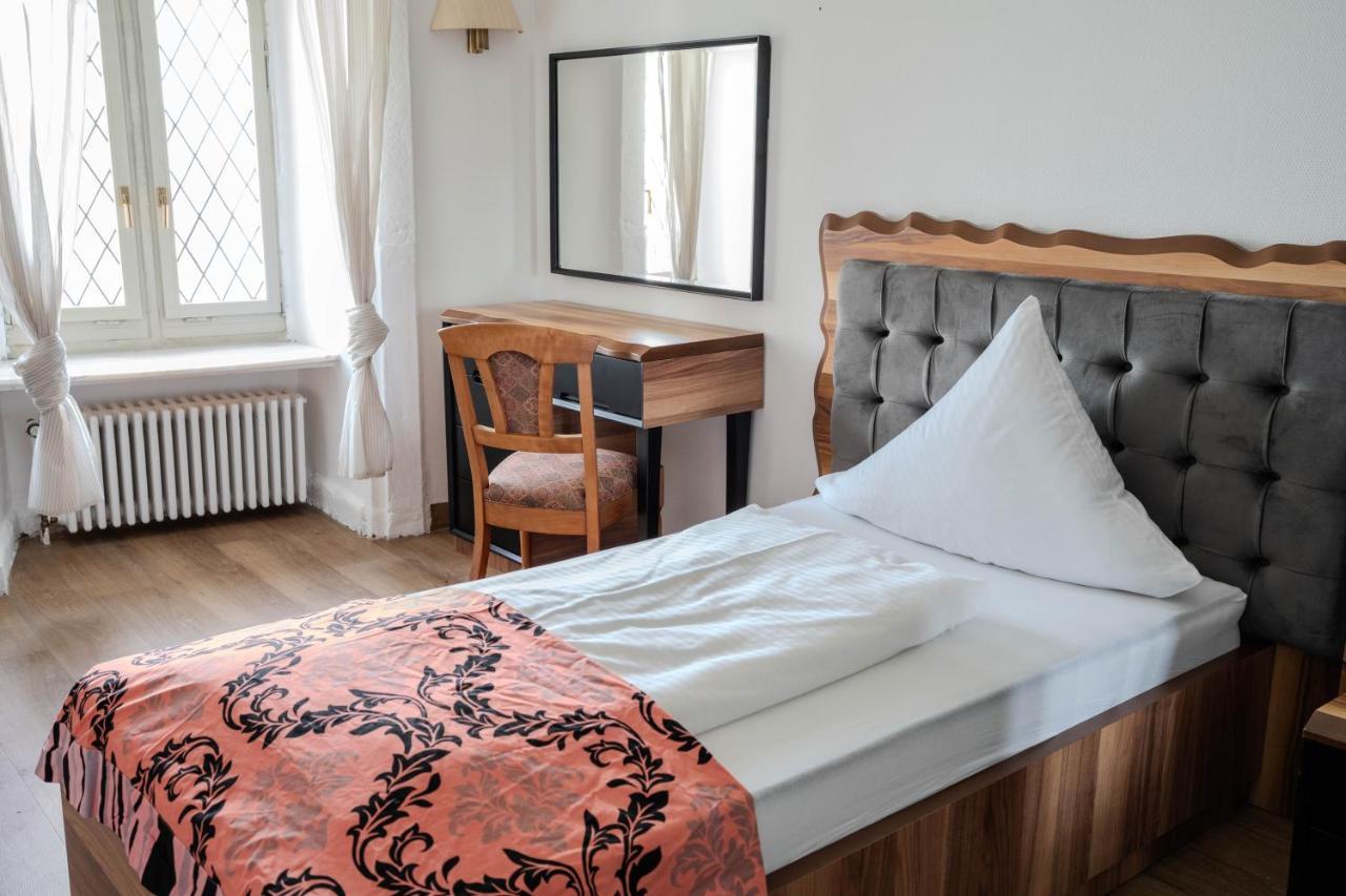 Eventlocation & Hotel Schloss Neuburg Obrigheim ภายนอก รูปภาพ