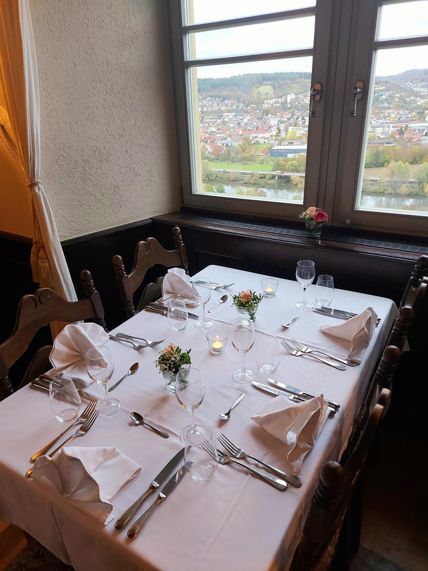 Eventlocation & Hotel Schloss Neuburg Obrigheim ภายนอก รูปภาพ