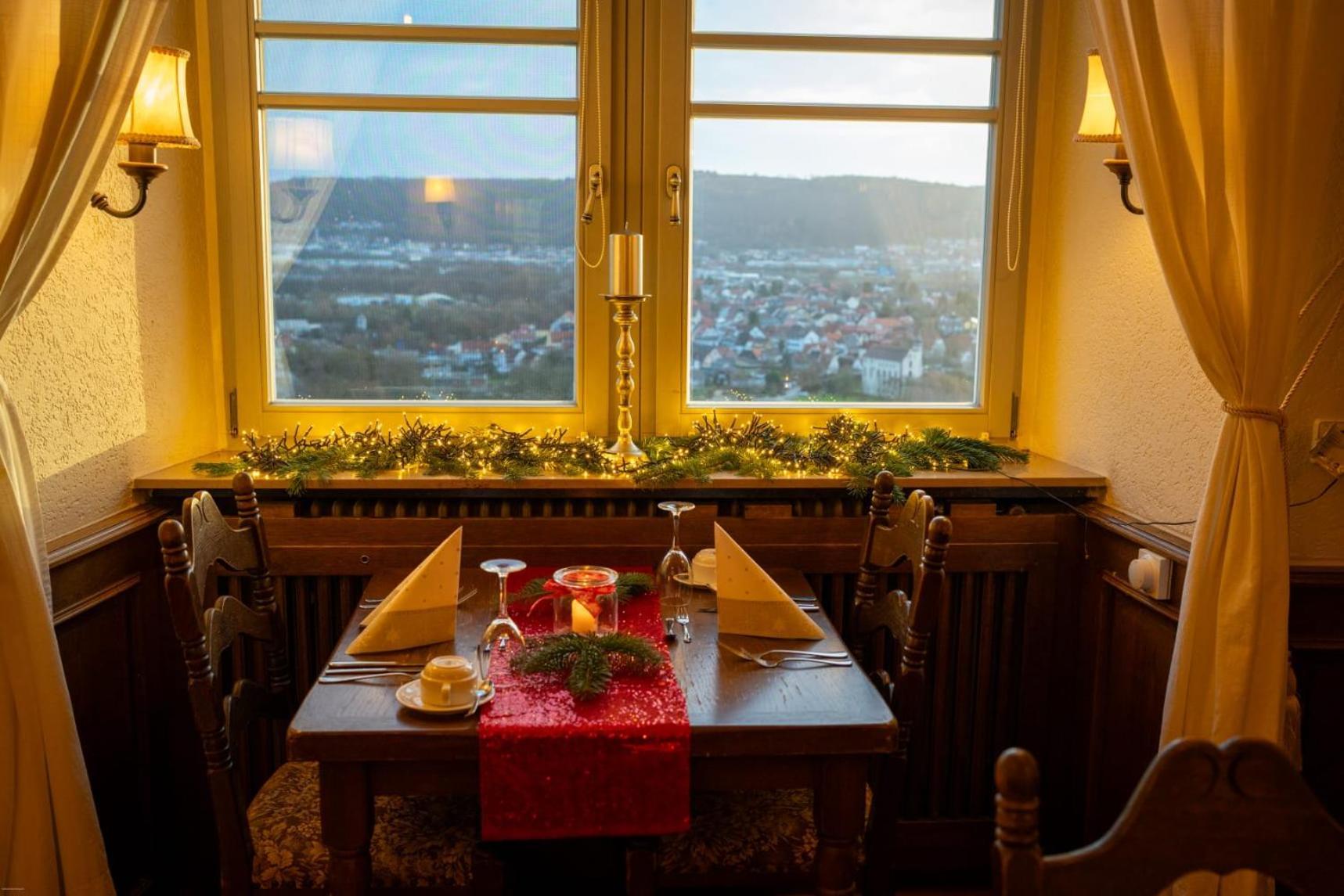 Eventlocation & Hotel Schloss Neuburg Obrigheim ภายนอก รูปภาพ